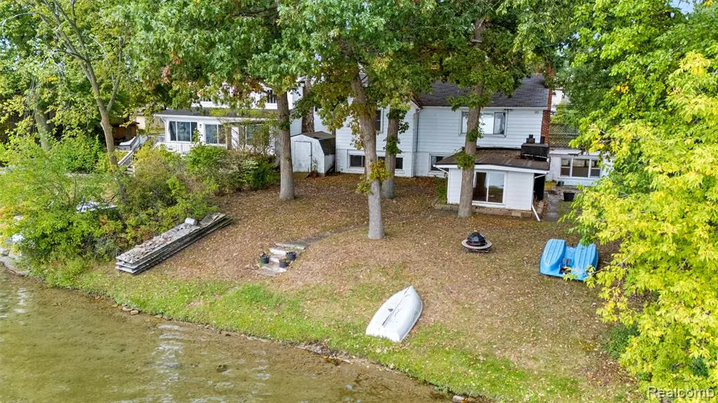 Waterford, MI 48328,1691 Eason