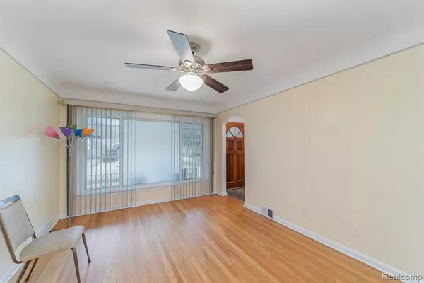 Hazel Park, MI 48030,305 E Granet Avenue