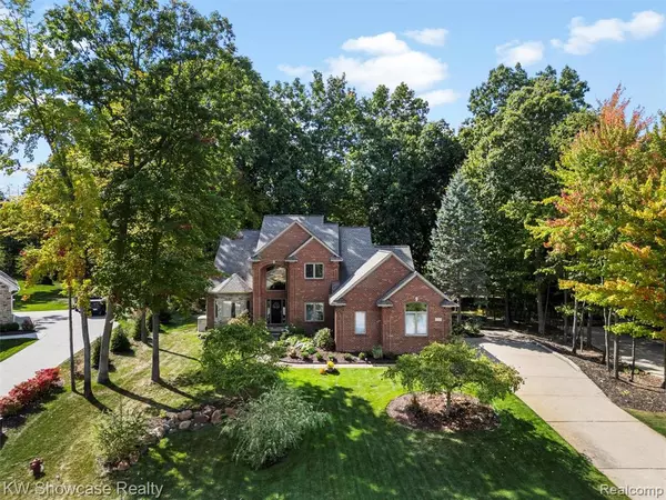 Highland, MI,1713 Gleneagles