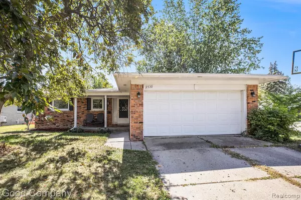 2530 Rhodes Drive, Troy, MI 48083