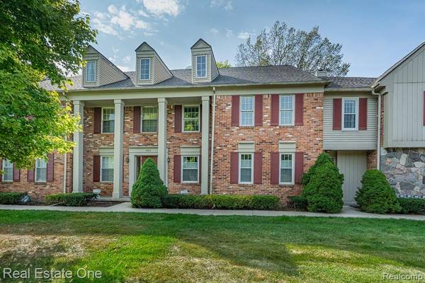 1665 Huntington Park, Rochester Hills, MI 48309