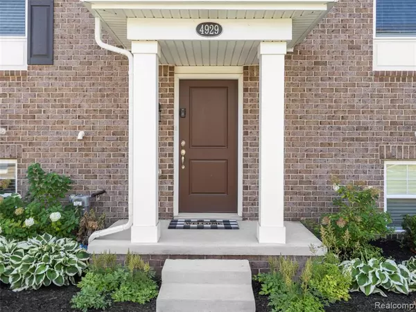 Troy, MI 48098,4929 Treeside Lane