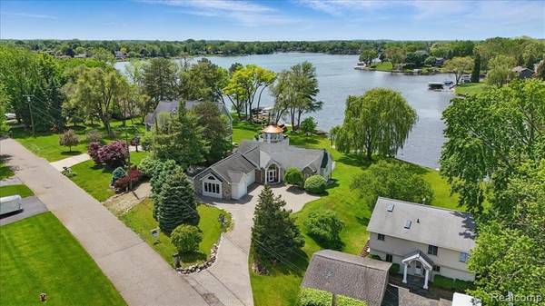 3337 ALCO Drive, Waterford, MI 48329