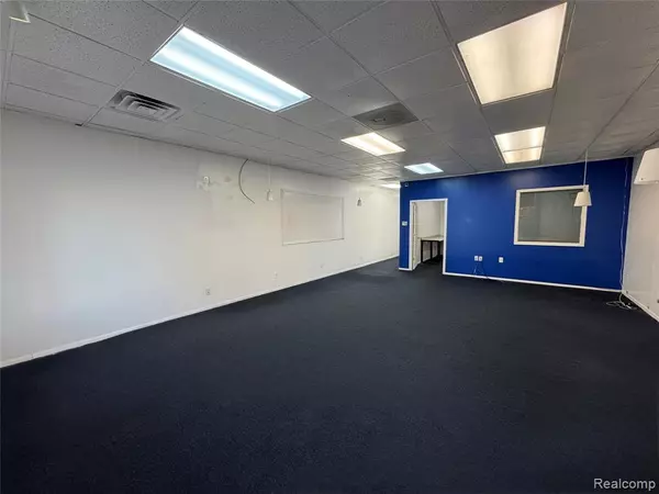 Warren, MI 48093,29423 Hoover Road