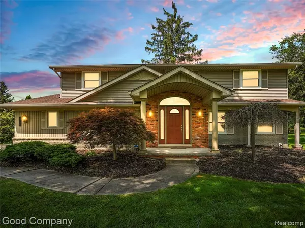 26299 Springfield Drive, Farmington Hills, MI 48334