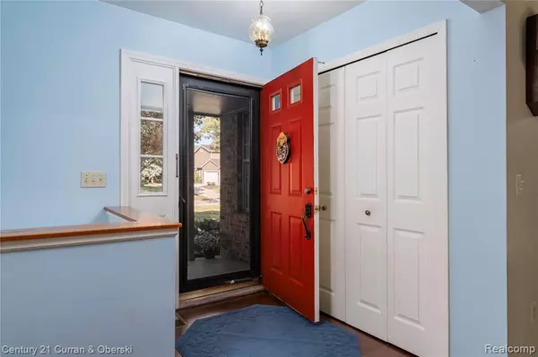 Novi, MI,44976 Yorkshire Drive