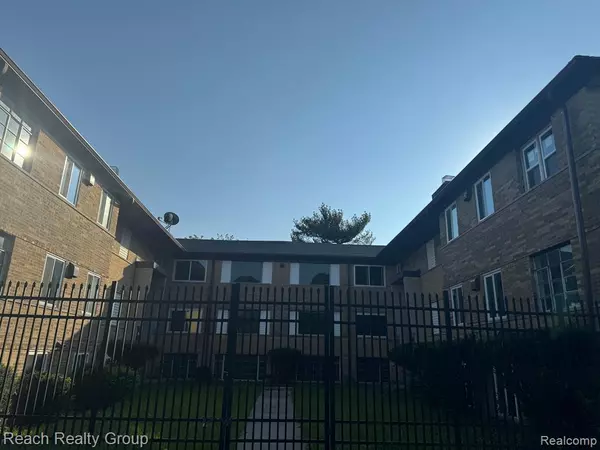 5061 Lakewood, Detroit, MI 48213
