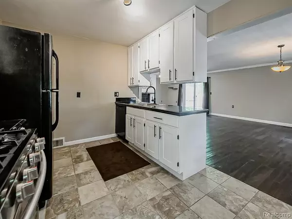 Wayne, MI 48184,33940 Richard Street