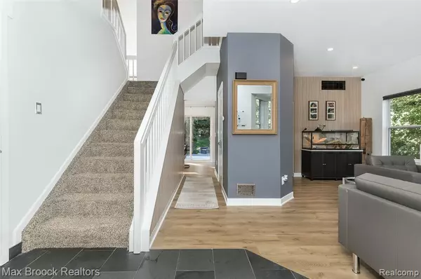 Waterford, MI 48329,2929 Birchwood Drive