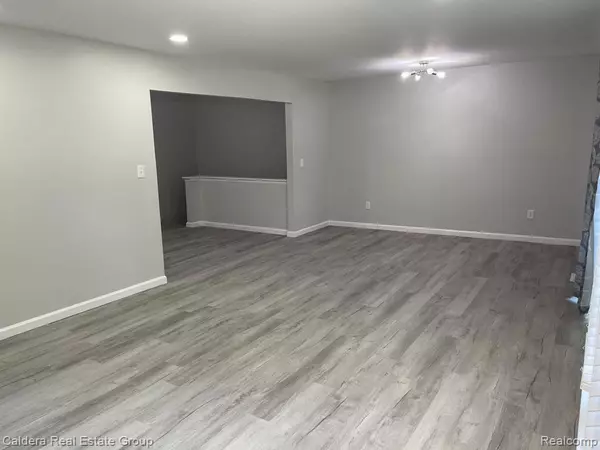 Clinton Twp, MI 48038,39563 Heatherheath Drive