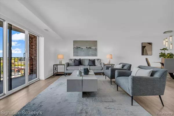 Birmingham, MI 48009,411 S OLD WOODWARD Avenue