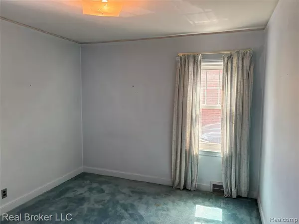 Detroit, MI 48235,16232 Mansfield Street