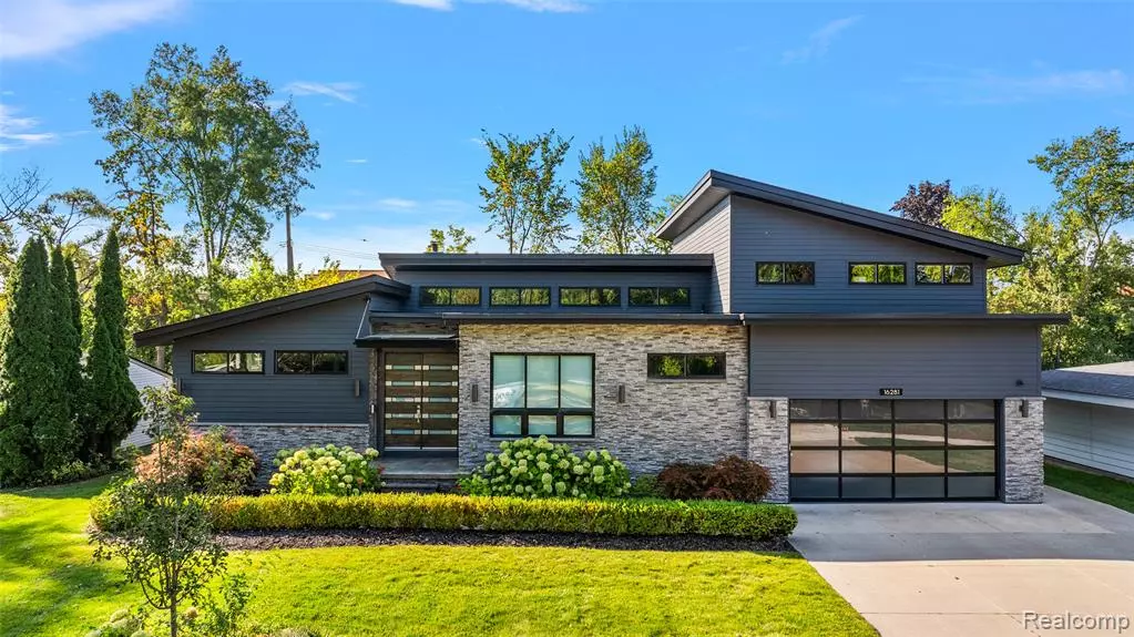 Beverly Hills, MI 48025,16281 Buckingham Avenue