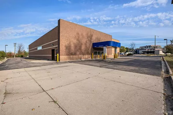 Waterford, MI 48328,3273 W HURON Street