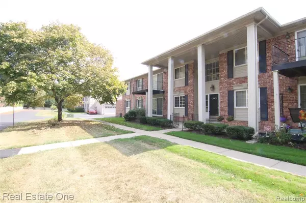 6109 Orchard Lake Road, West Bloomfield, MI