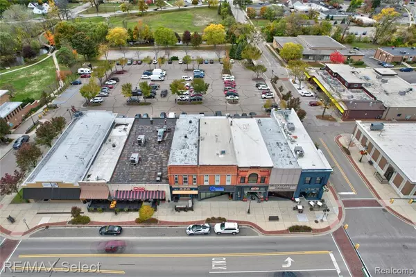 Fenton, MI 48430,106 S Leroy Street