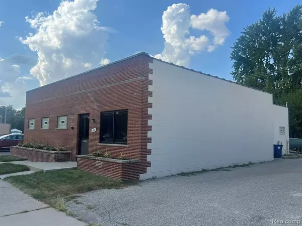 Redford, MI 48239,26106 5 Mile Road