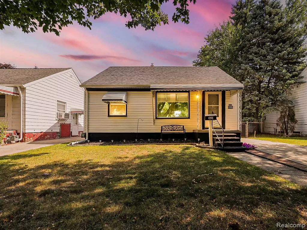 Dearborn Heights, MI 48125,4205 Syracuse Street