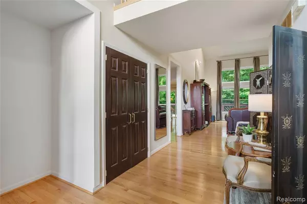 Novi, MI 48377,28718 Quarry Court