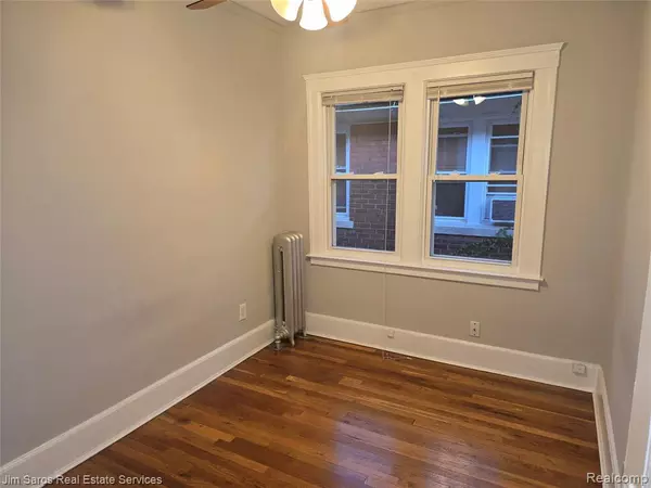 Grosse Pointe Park, MI 48230,862 Nottingham 2S