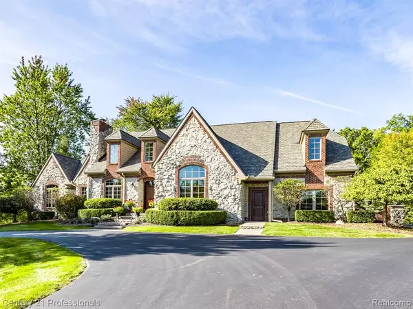 Grand Blanc, MI 48439,8242 Pine Hollow Court