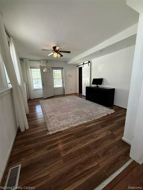 Redford, MI 48239,15843 Knight