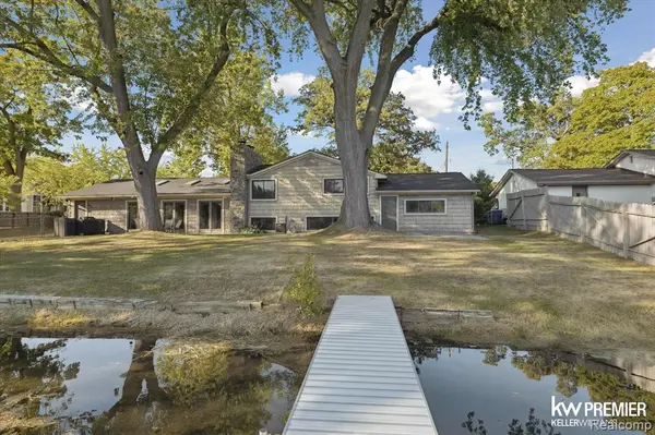 6015 Rowley Boulevard, Waterford, MI 48329