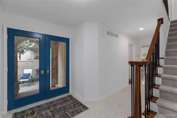 Bloomfield Hills, MI 48304,1134 Hillpointe Circle