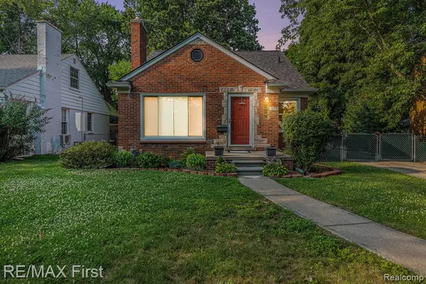 Grosse Pointe Woods, MI 48236,1070 Hampton Road