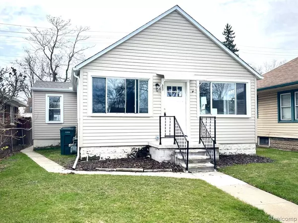 Lincoln Park, MI 48146,557 WHITE Avenue
