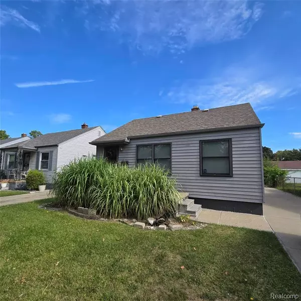 19009 Woodside Street, Harper Woods, MI 48225