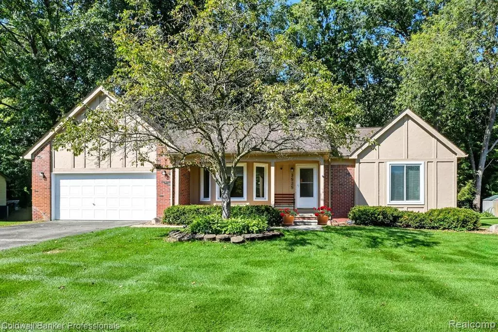 Commerce Twp, MI 48382,3525 Oak Meadows Ct