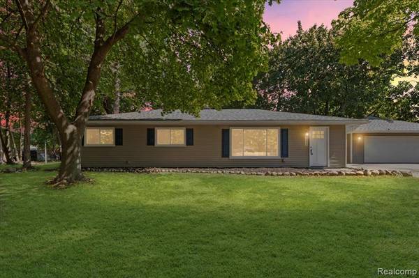 5698 Everest Drive, Clarkston, MI