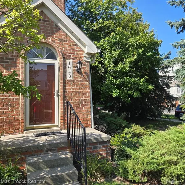 Detroit, MI 48207,1643 Campau Farms Circle