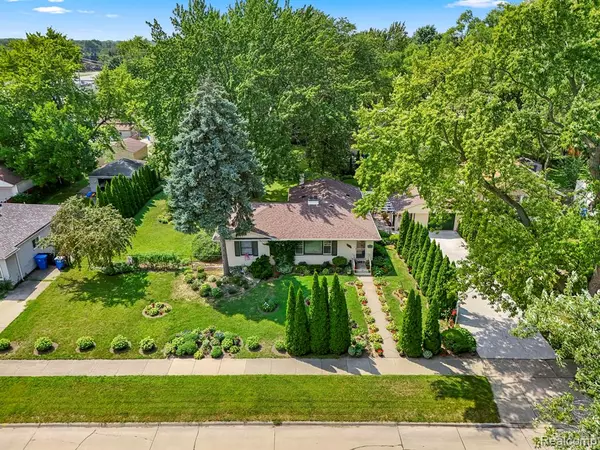 Dearborn Heights, MI 48125,5648 Hipp Street