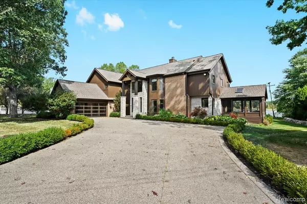 Bloomfield Hills, MI 48302,3403 Chickering Lane