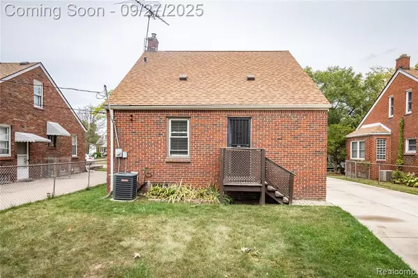 Eastpointe, MI 48021,15634 Chestnut Avenue