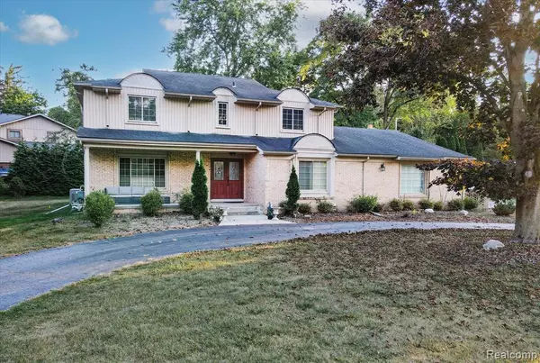 Bloomfield Hills, MI 48301,4301 Stony River Drive