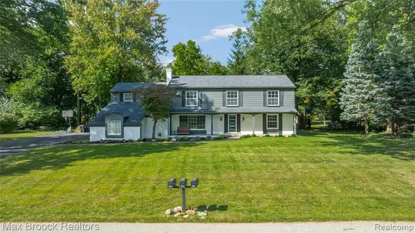 Bloomfield Hills, MI 48304,2601 Lamplighter Lane