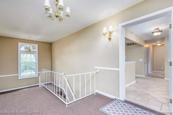 Bloomfield Hills, MI 48301,450 BILLINGSGATE