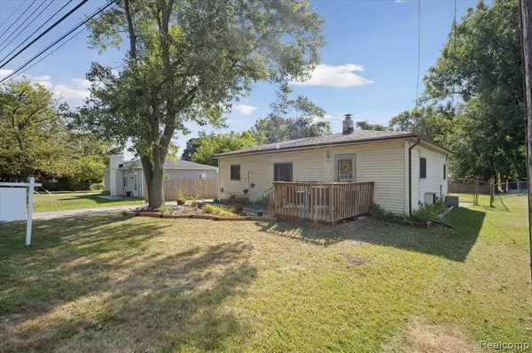 Utica, MI 48317,7474 River Vista Street