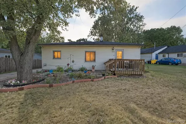 Utica, MI 48317,7474 River Vista Street