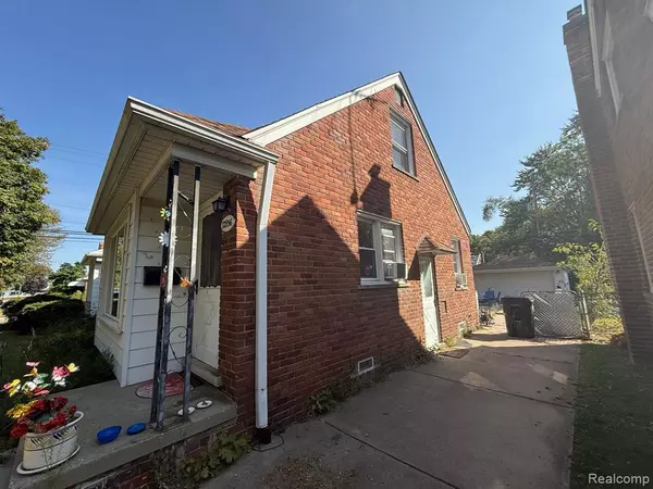 Redford, MI 48239,12956 Wormer
