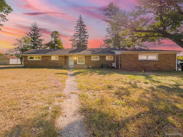 20862 Kenwood Street, Farmington Hills, MI 48336