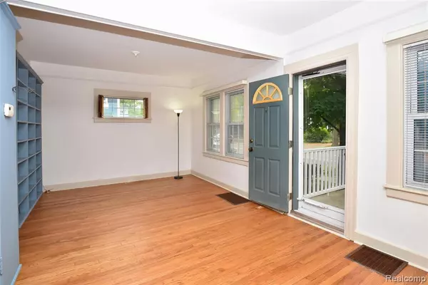 Birmingham, MI 48009,356 W LINCOLN Street