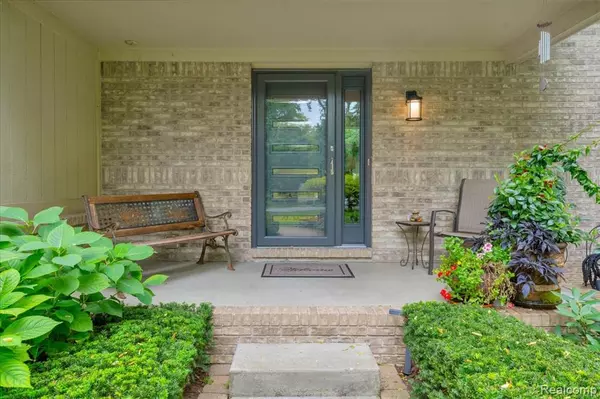 Commerce Twp, MI 48382,5050 Whitlow Court