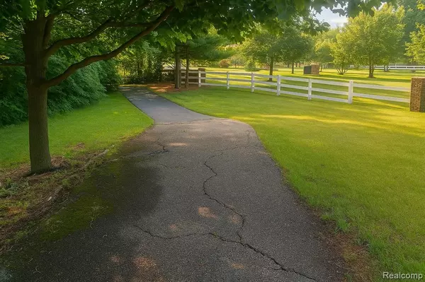 Belleville, MI 48111,13508 Cobblestone Creek Drive