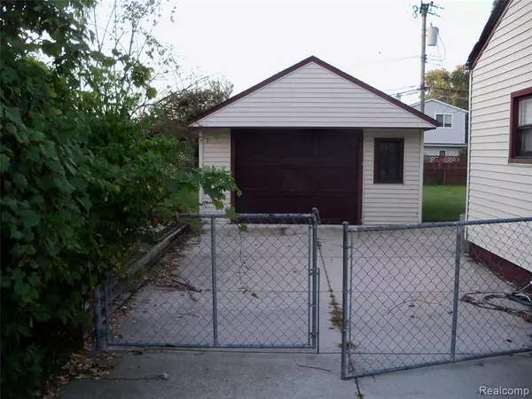 Fraser, MI 48026,17204 Park Lane