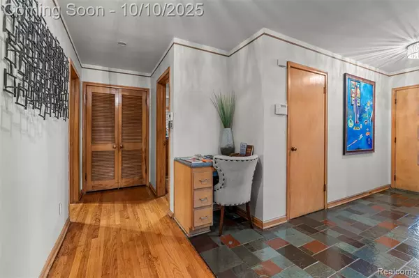 Harper Woods, MI 48225,19945 Woodside Street