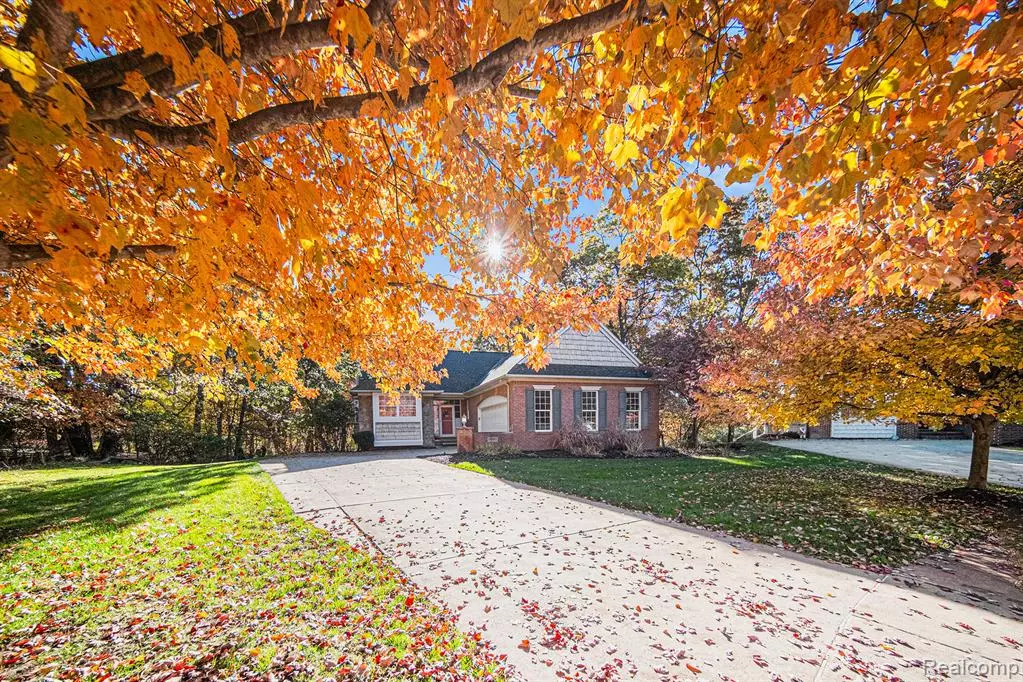 Pinckney, MI 48169,9993 Tioga Trail